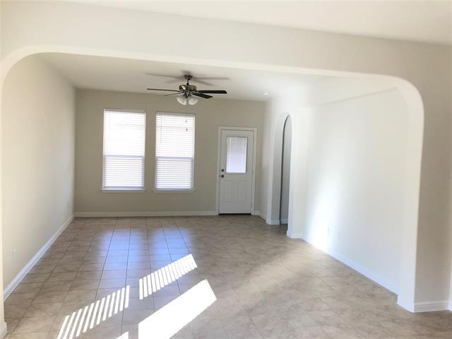 Building Photo - 216 Sunken Meadow Ct