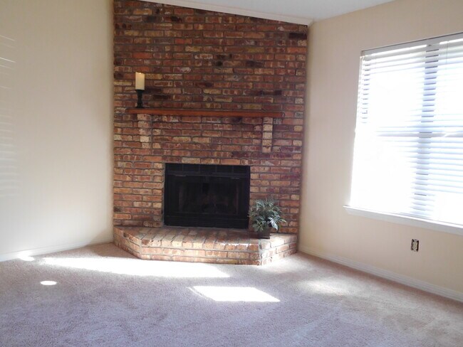 Living Area - 2998 Meredith Dr