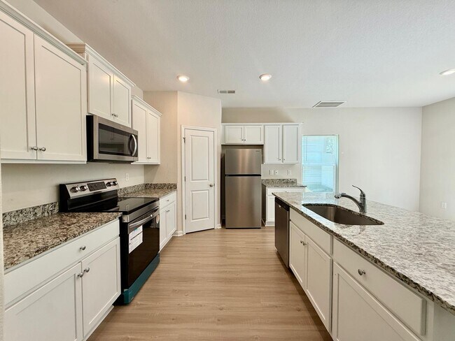 Foto del edificio - 6200 Lowe Ln