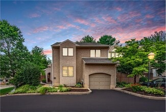 Building Photo - 42 Greythorne Woods Cir