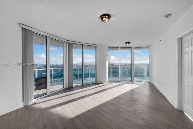 Foto del edificio - 1881 79th Street Causeway