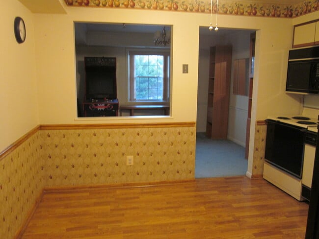 Foto del edificio - Charming 2 Bedroom/ 2 Bathroom Apartment in Mays Chapel, MD!