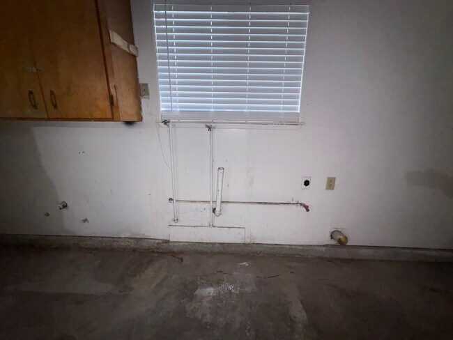 Foto del edificio - Spacious SE Tulare Home Near Shopping Centers coming soon!