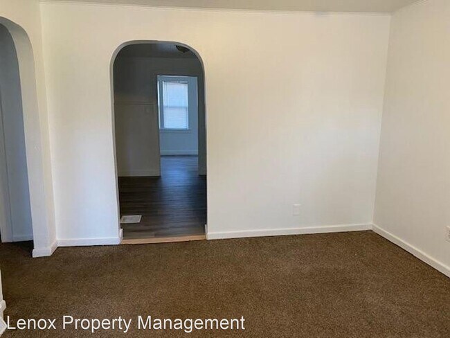 Building Photo - 2 br, 1 bath House - 44 W Strathmore