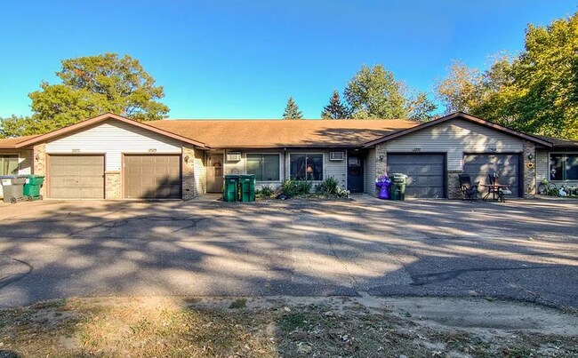 Foto del edificio - 2527 New Pine Dr