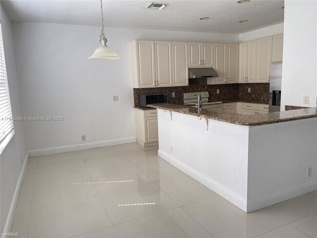 Foto del edificio - 5 br, 3.5 bath House - 1879 Aspen Ln # 1879