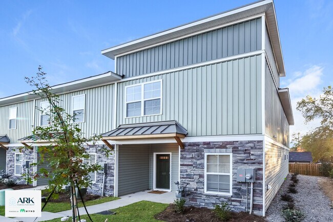 Building Photo - 615 Green Wigeon Rd