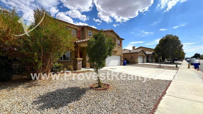 Foto del edificio - 6 Bed, 4 Bath Home in Victorville!!!