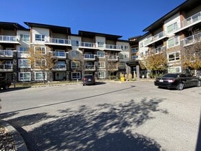 Building Photo - 240-3240 Skyview Ranch Rd NE