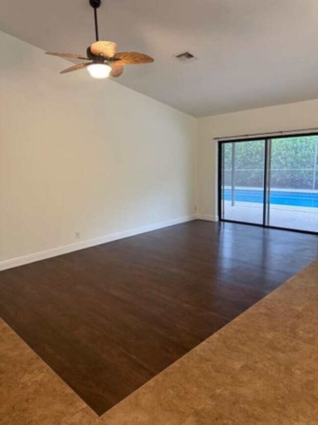 Foto del edificio - 20834 Sugarloaf Ln