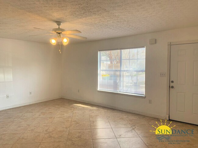 Building Photo - Great 2 Bedroom Townhouse in Fort Walton B...