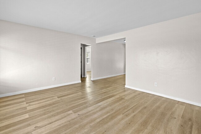 Building Photo - 6430 Montezuma Rd