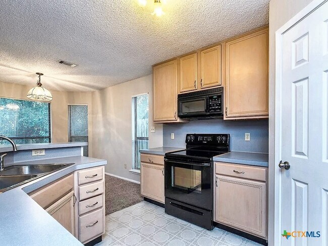 Building Photo - 1810 Ramona Cir