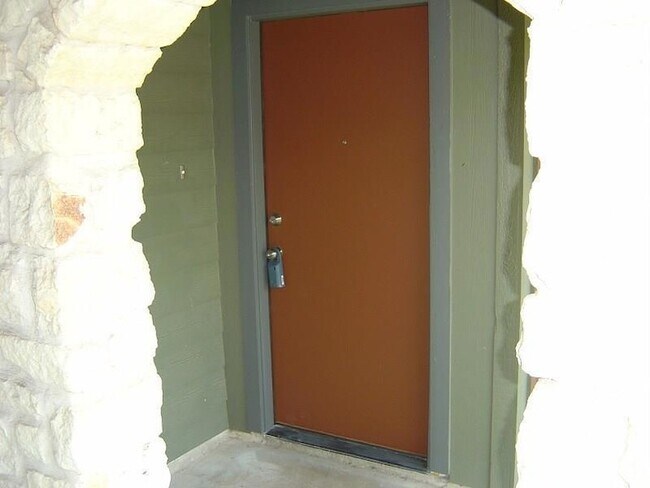 Foto del edificio - 1701 Horseshoe Cir