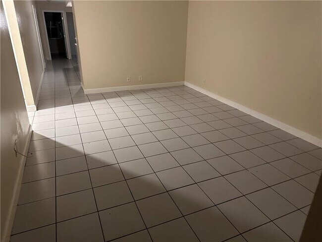 Foto del edificio - 3590 NW 80th Ave