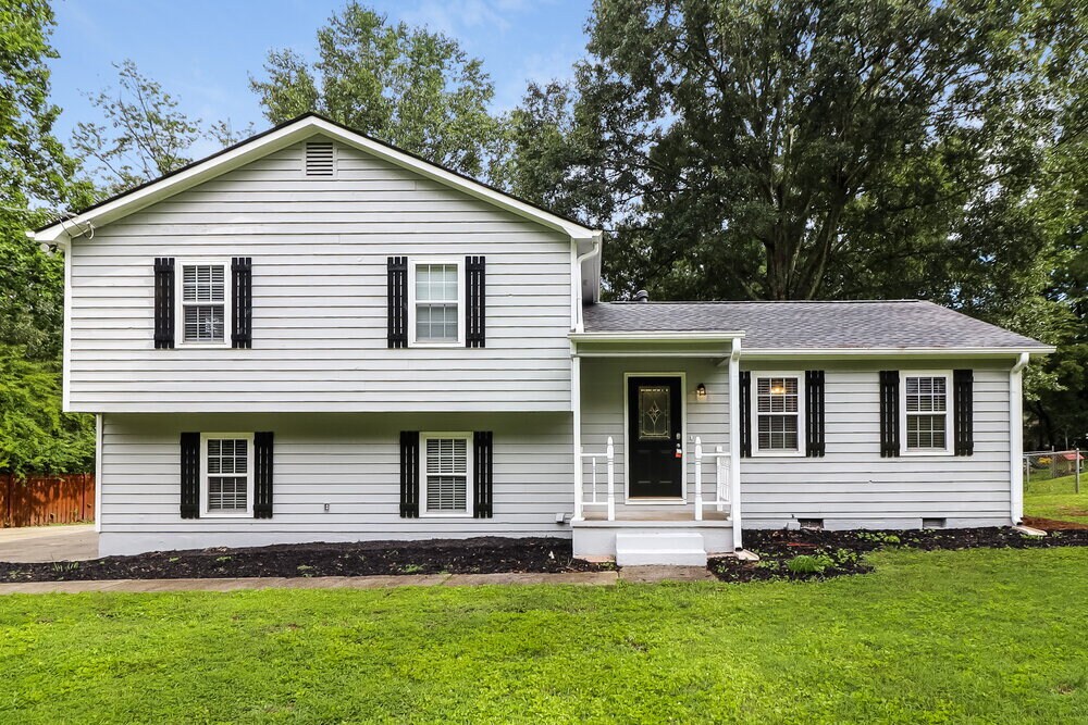 Primary Photo - 33 Stone Mill Ln NW