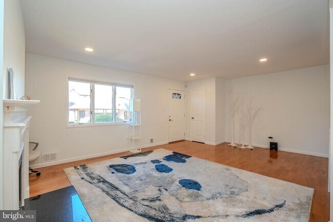 Foto del edificio - 5 Balamor Ln