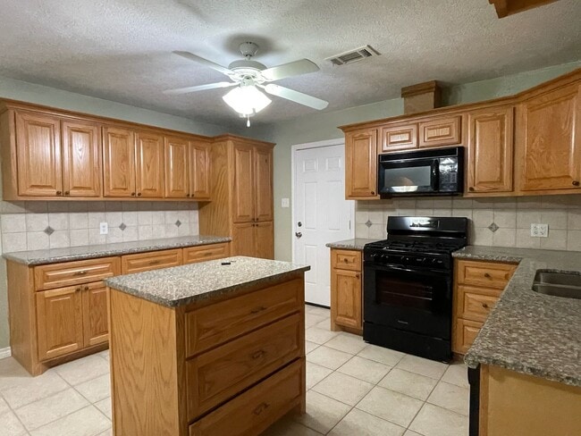 Building Photo - 1190 Bernice Ln