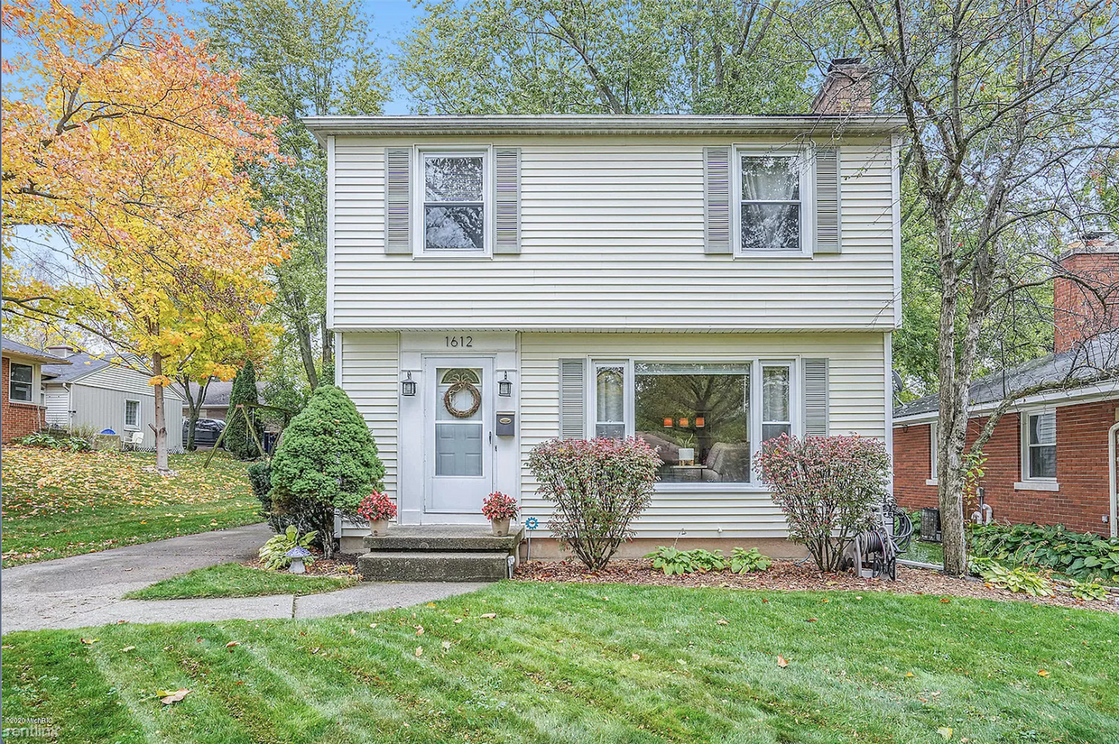 Primary Photo - 3 br, 2 bath House - 1612 Plymouth Ave SE