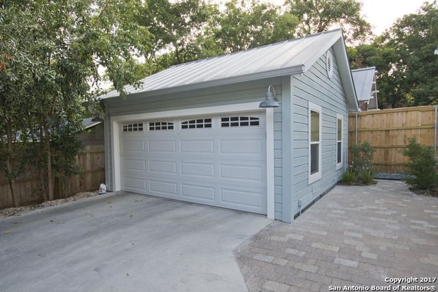 Building Photo - 325 NORMANDY AVE