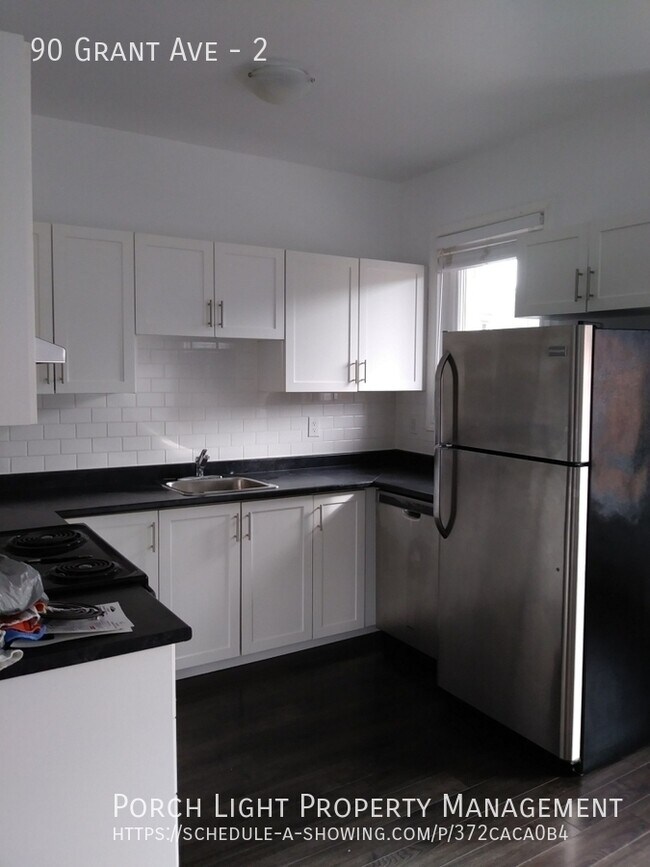 Building Photo - 2 Bedroom with Private Laundry in Stintson