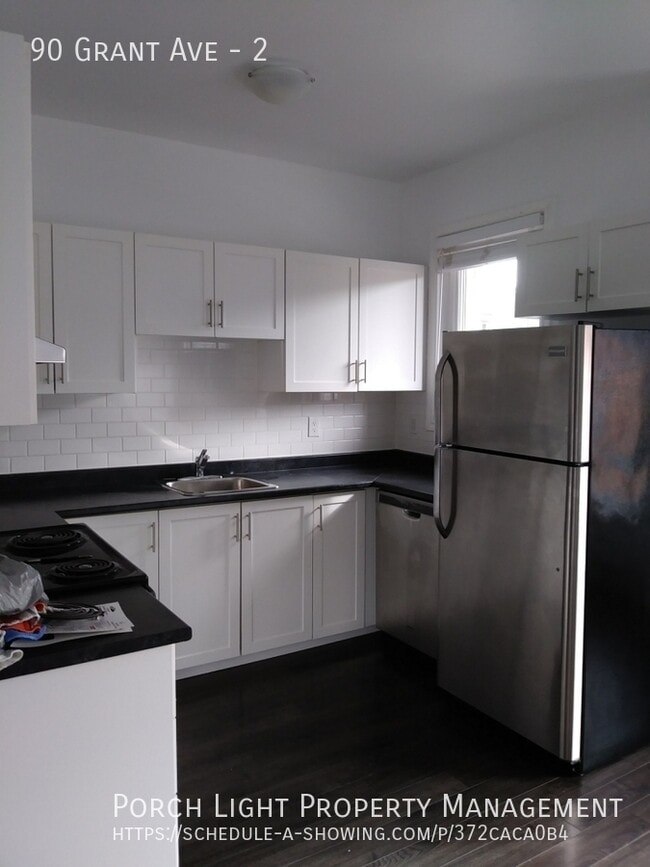 Photo du bâtiment - 2 Bedroom with Private Laundry in Stintson