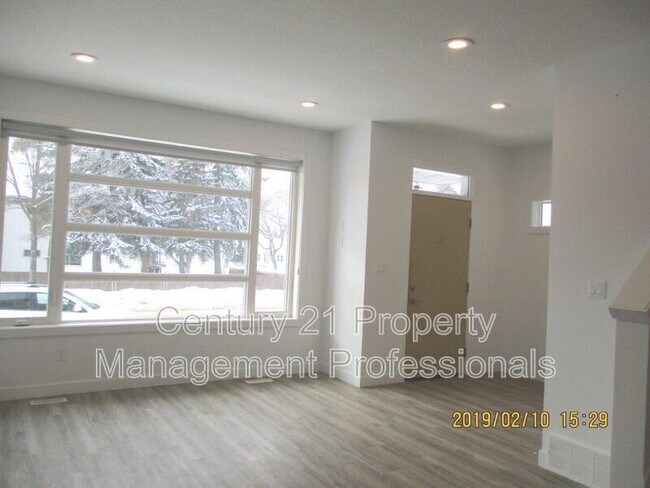 Photo du bâtiment - 7427-7106 106 St