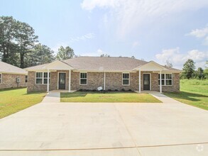 Building Photo - 19827 Shady Acres Cir