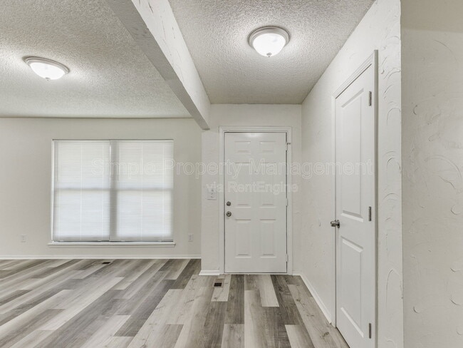 Photo - 704 Pepperdine Ave House