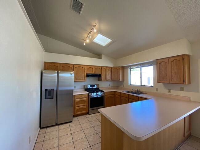 Building Photo - 3/Bed 2/Bath Home available