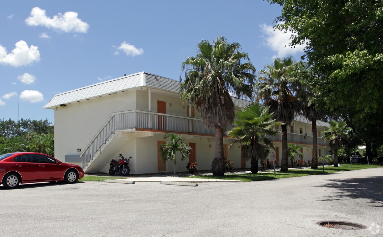 Primary Photo - 922 Courtington Ln