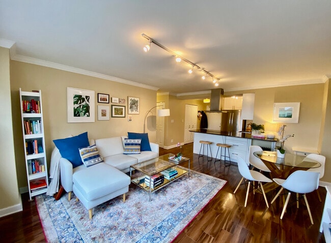 Foto del edificio - 2909 N Sheridan Rd