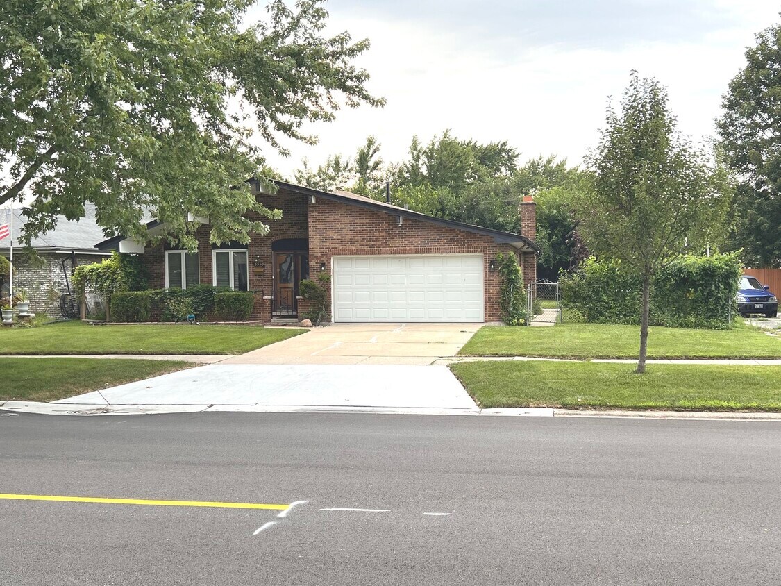 Foto principal - 5530 W 91st St