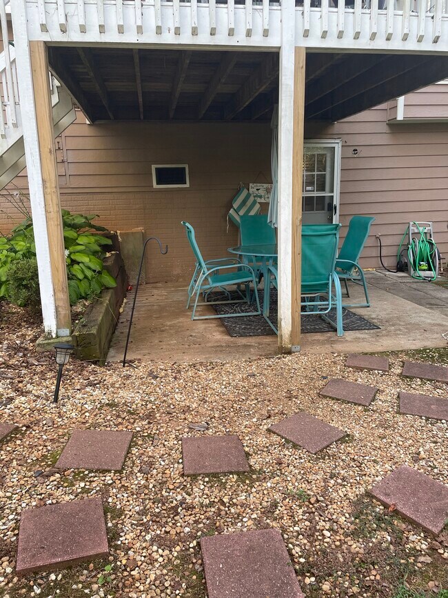 Foto del edificio - 817 Ravins Way