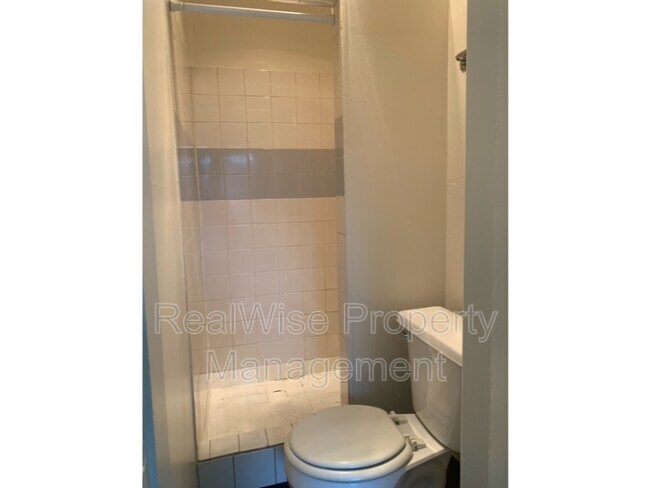 Foto del edificio - 707 NE 6th St