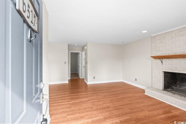 Foto del edificio - 6517 Valene Ct