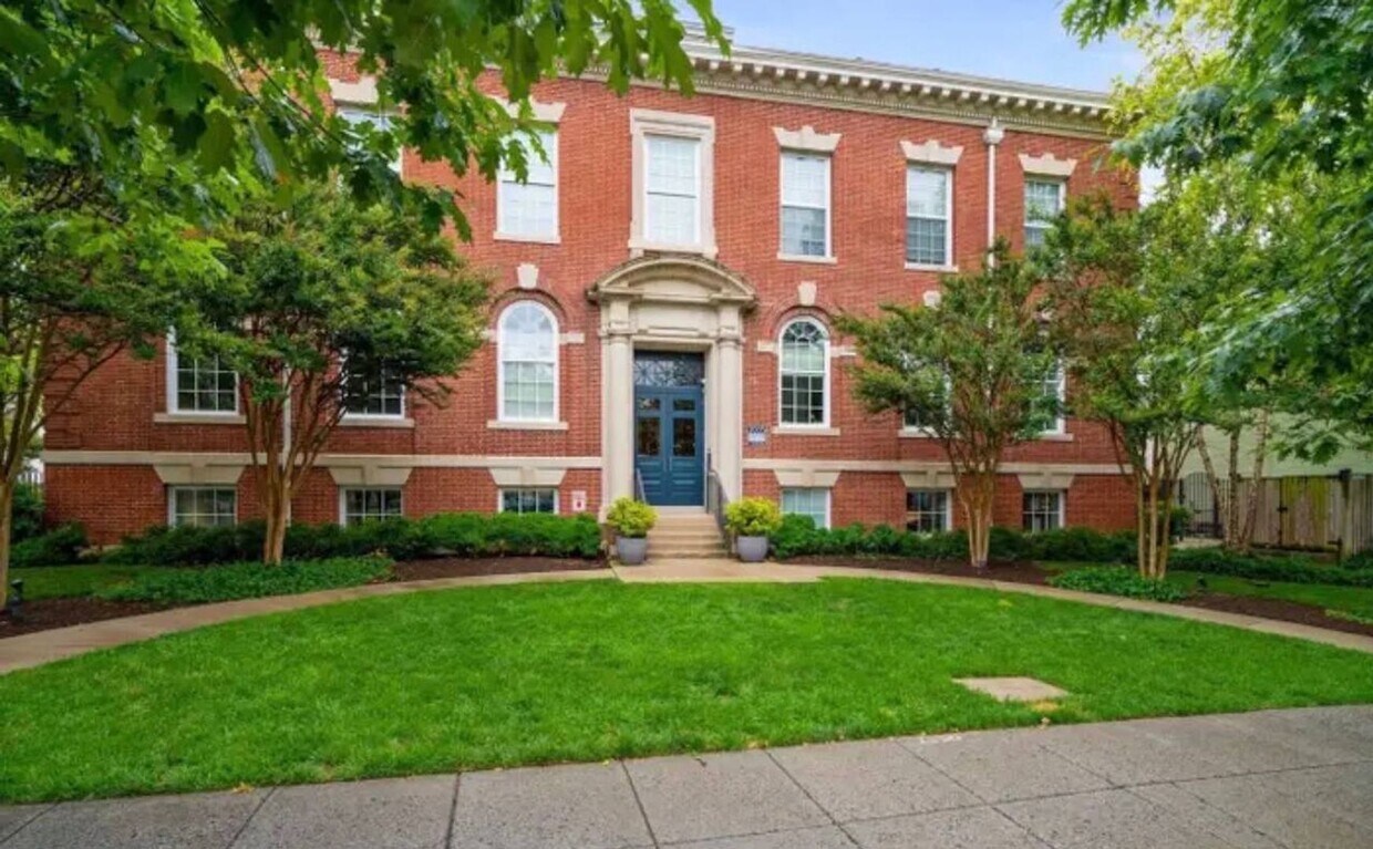 Primary Photo - Open And Updated One Bedroom Apartment At The Parker Flats!