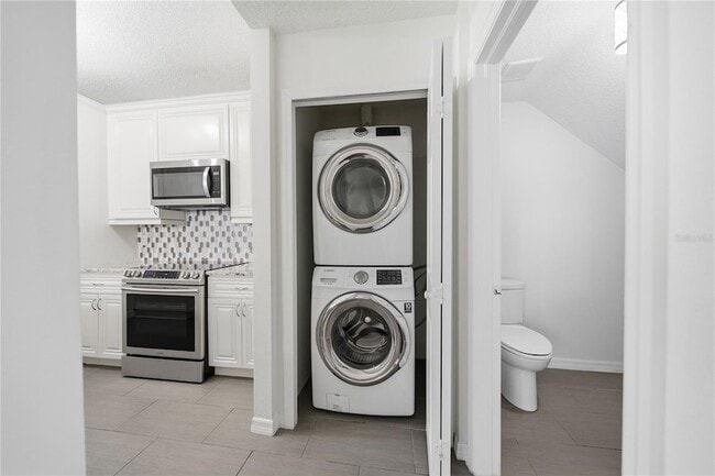 Foto del edificio - 18117 Paradise Point Dr