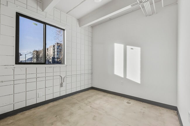 Foto del edificio - 415 S Weber St