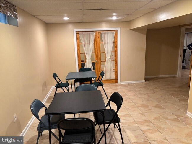 Foto del edificio - 7208 PURPLE Ave