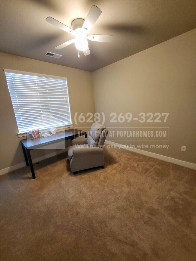 Foto del edificio - 14351 E Tennessee Ave