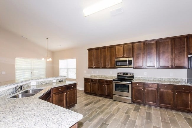 Building Photo - 2811 Santiago Cir