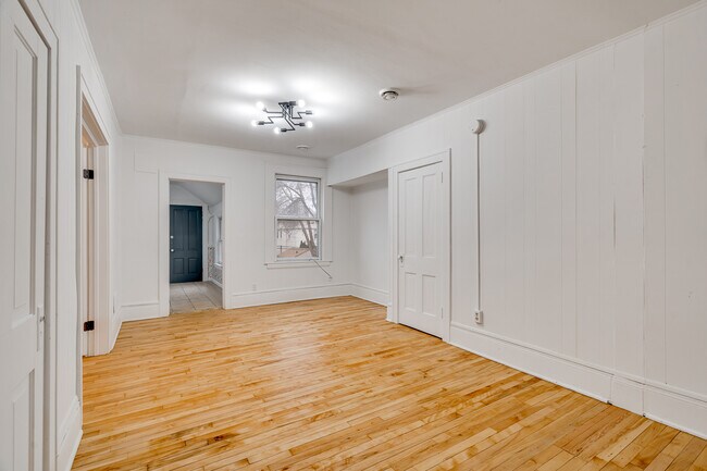 Foto del edificio - 651 Adams St NE