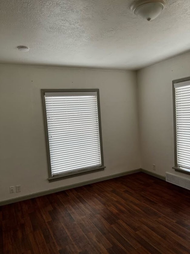 Living Room - 47 E 800 S