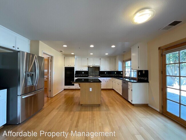Foto del edificio - 4 br, 3 bath House - 2835 Cortina Way