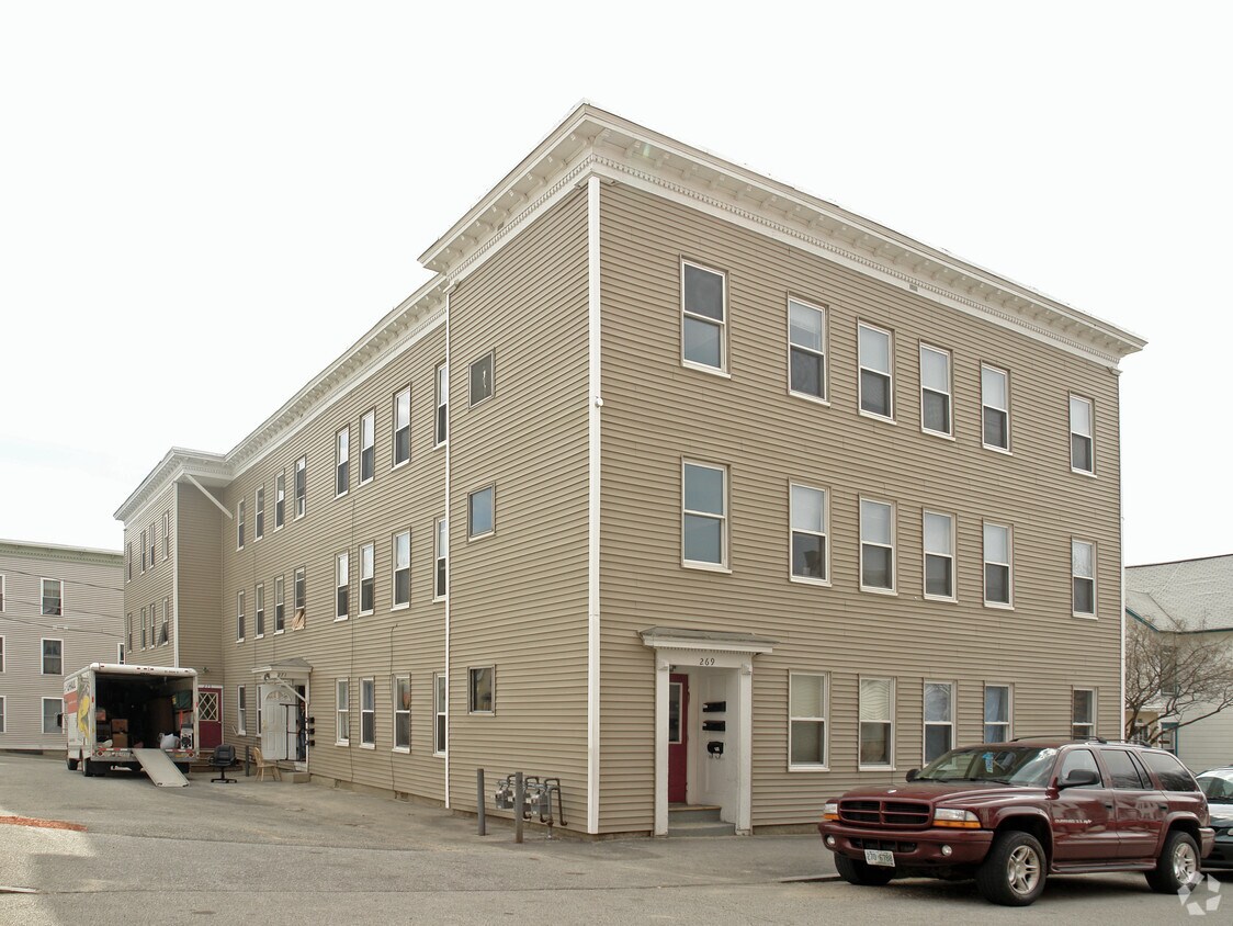 Building Photo - 269 Cedar St