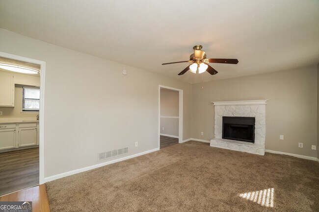 Foto del edificio - 499 Woodland St