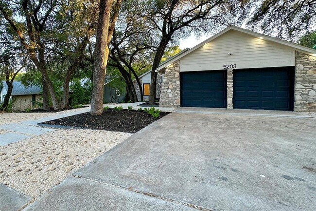 Building Photo - 5203 Meadow Creek Dr