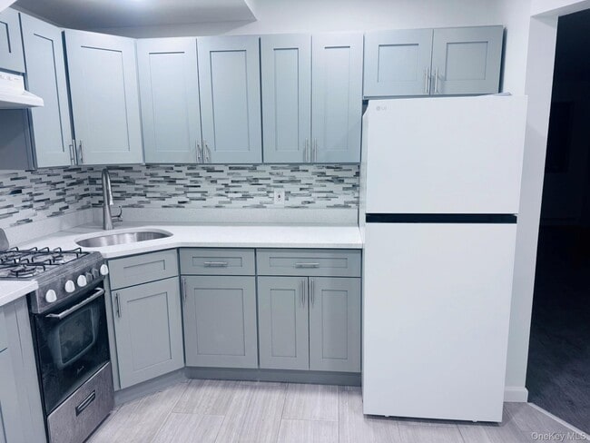 Foto del edificio - 35-26 33rd St