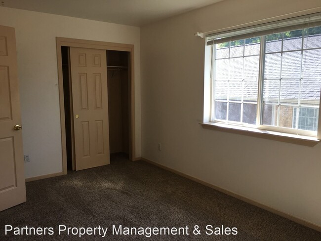 Building Photo - 426 NE Quimby Ave